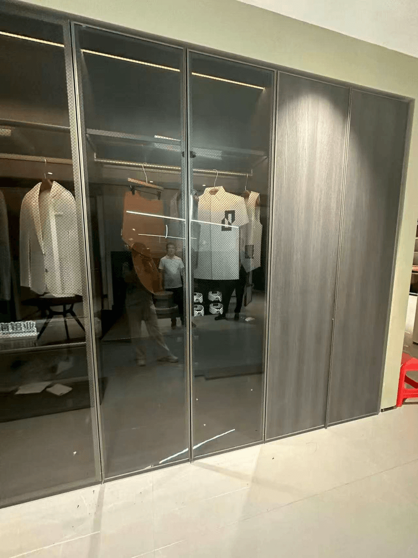 Glass Wardrobe Bay