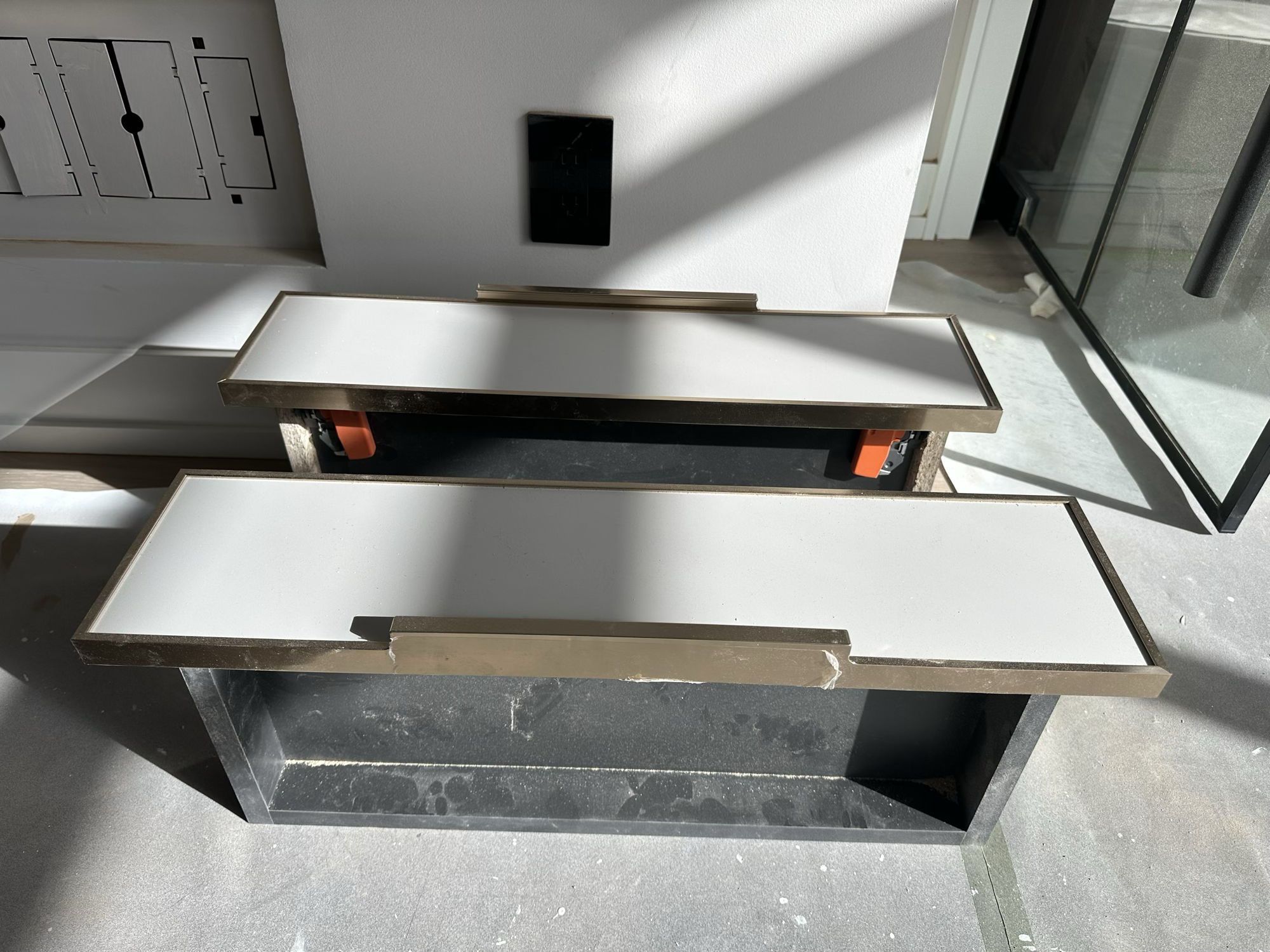 Edge-Wrapped Drawers